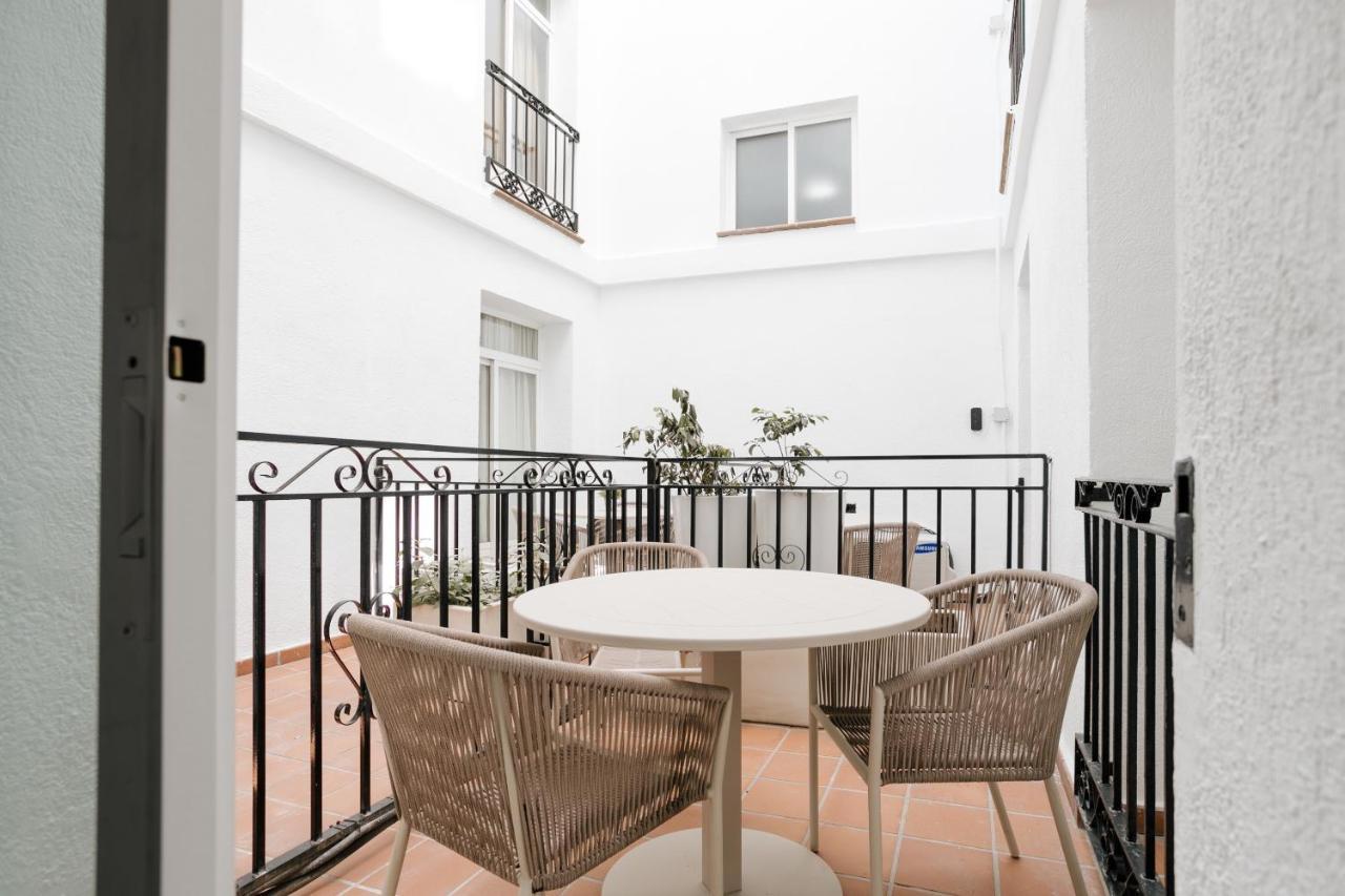 Sonder Santa Ana Aparthotel Madrid Room photo