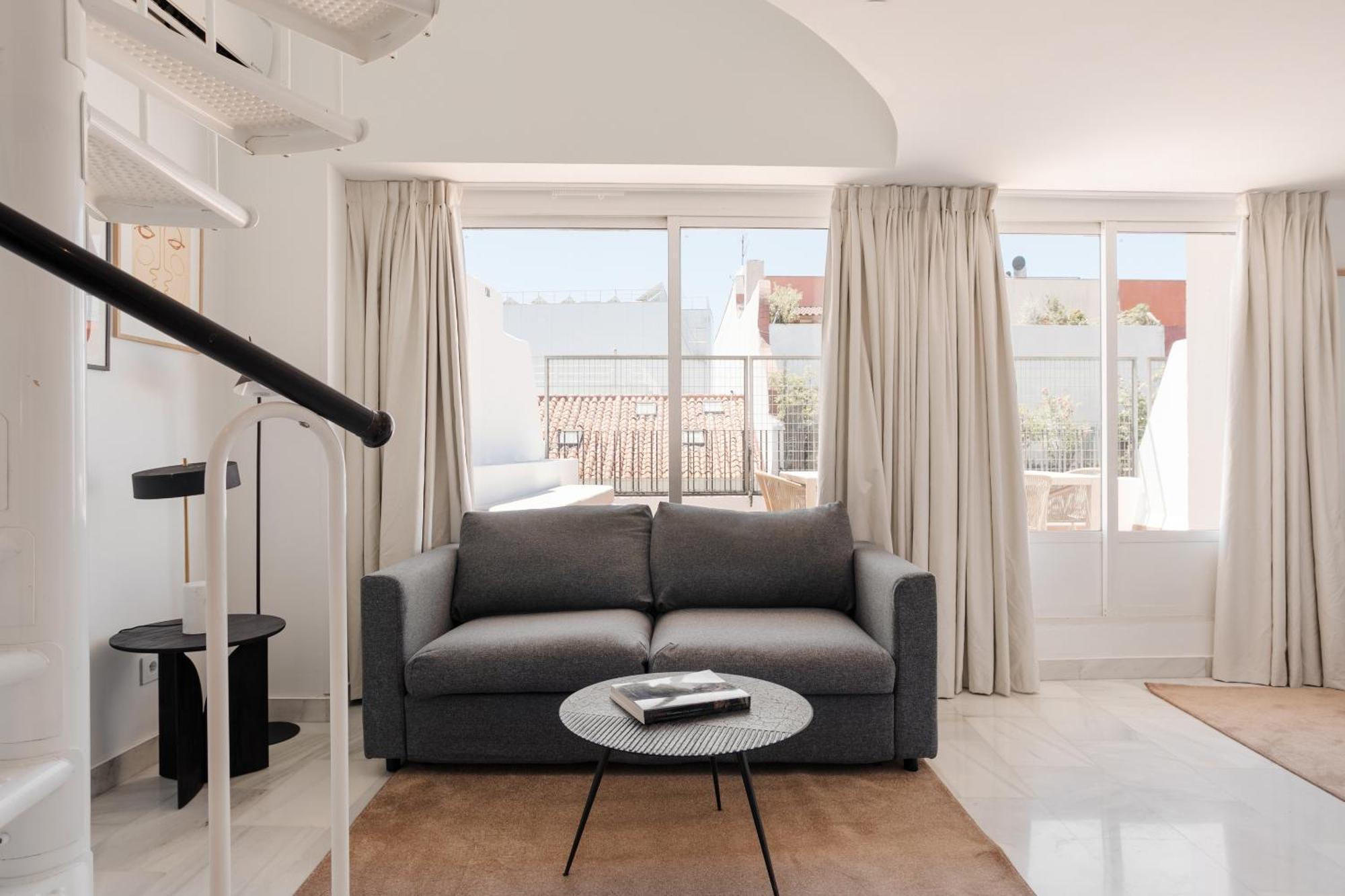 Sonder Santa Ana Aparthotel Madrid Exterior photo